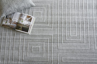 Exquisite Rugs Castelli 5627 Light Gray Area Rug Detail Image