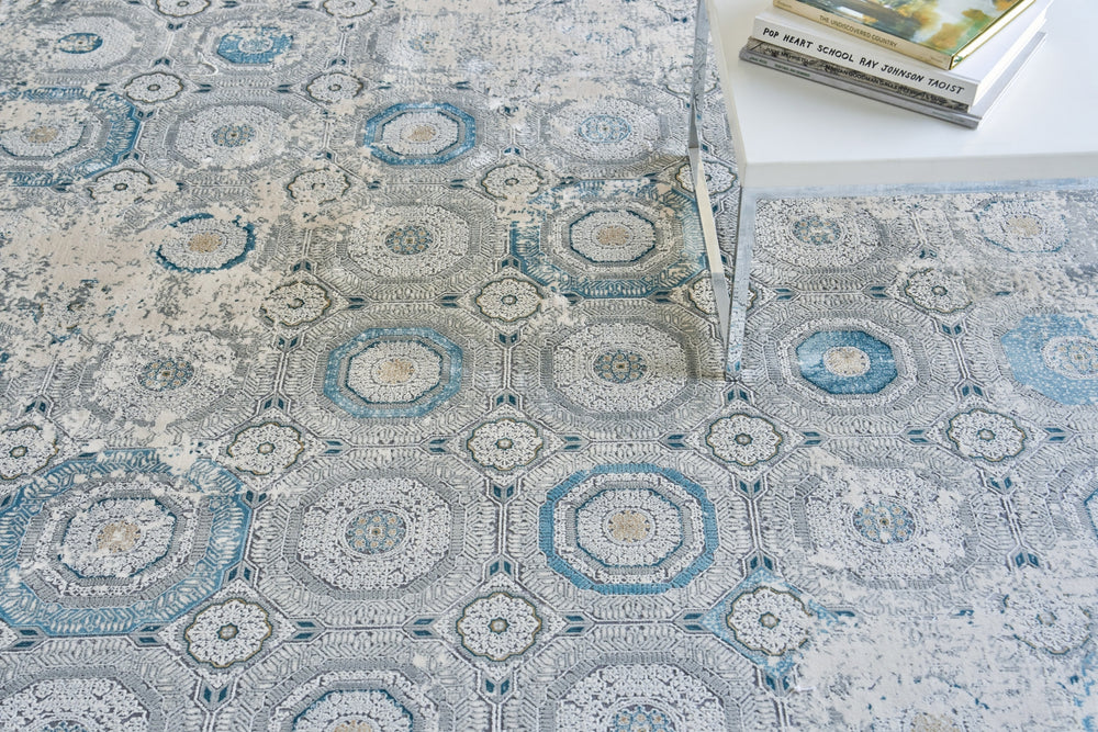 Exquisite Rugs Legacy 5662 Ivory/Blue Area Rug Lifestyle Image Feature