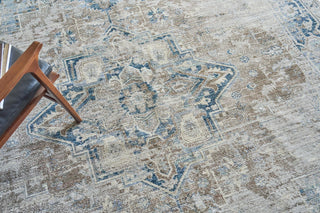 The Met X Exquisite Rugs Vintage Looms 5676 Rust/Navy Area Rug Detail Image