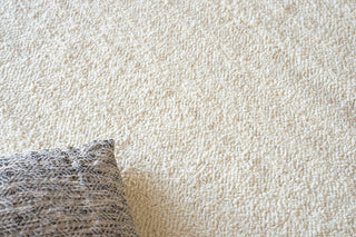 Exquisite Rugs Ferretti 5753 Ivory Area Rug Lifestyle Image