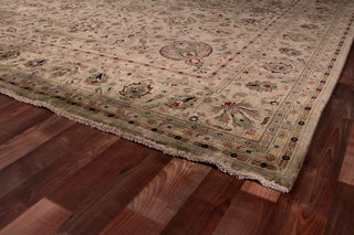 Exquisite Rugs Antique Weave Sultanabad 5991 Green Area Rug Corner Image