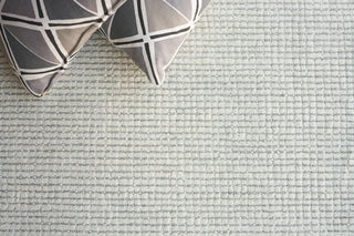 Exquisite Rugs Key West 6027 Light Silver Area Rug Detail Image