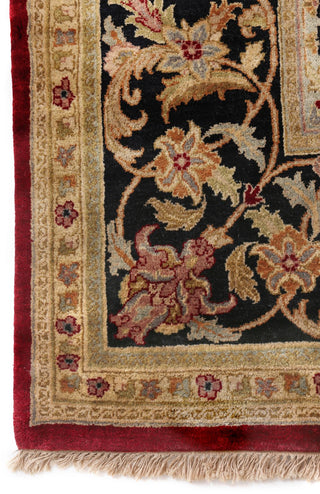 Exquisite Rugs Polonaise 6042 Burgundy Area Rug Closeup Image