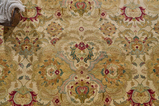 Exquisite Rugs Polonaise 6063 Ivory/Gold Area Rug Detail Image