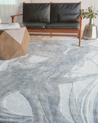 Exquisite Rugs Gianni 6249 Gray/Silver/Rust Area Rug 