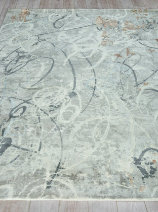 Exquisite Rugs Gianni 6251 Gray/Silver/Rust Area Rug by The Met Closeup Image
