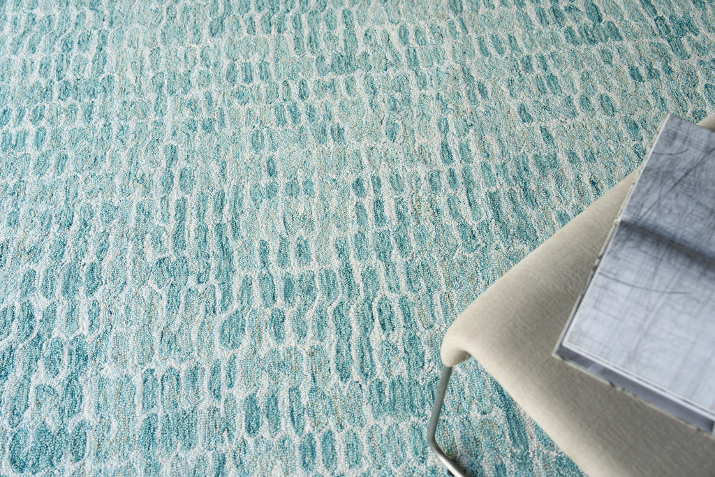 Exquisite Rugs Ink Blot 6308 Turquoise Area Rug Lifestyle Image Feature