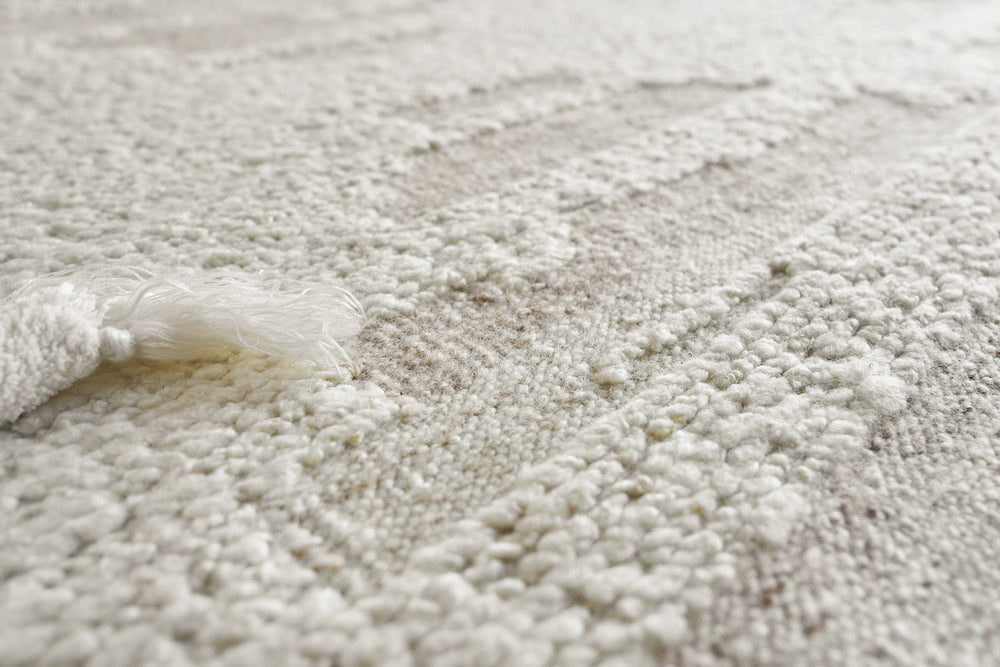 Exquisite Rugs Canyon 6427 Ivory/Beige Area Rug Lifestyle Image Feature