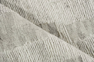 Exquisite Rugs Canyon 6428 Silver Area Rug Lifestyle Image Feature