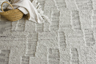 Exquisite Rugs Canyon 6428 Silver Area Rug Detail Image
