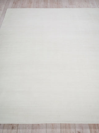 Exquisite Rugs Martelli Modern 6431 White Area Rug Closeup Image