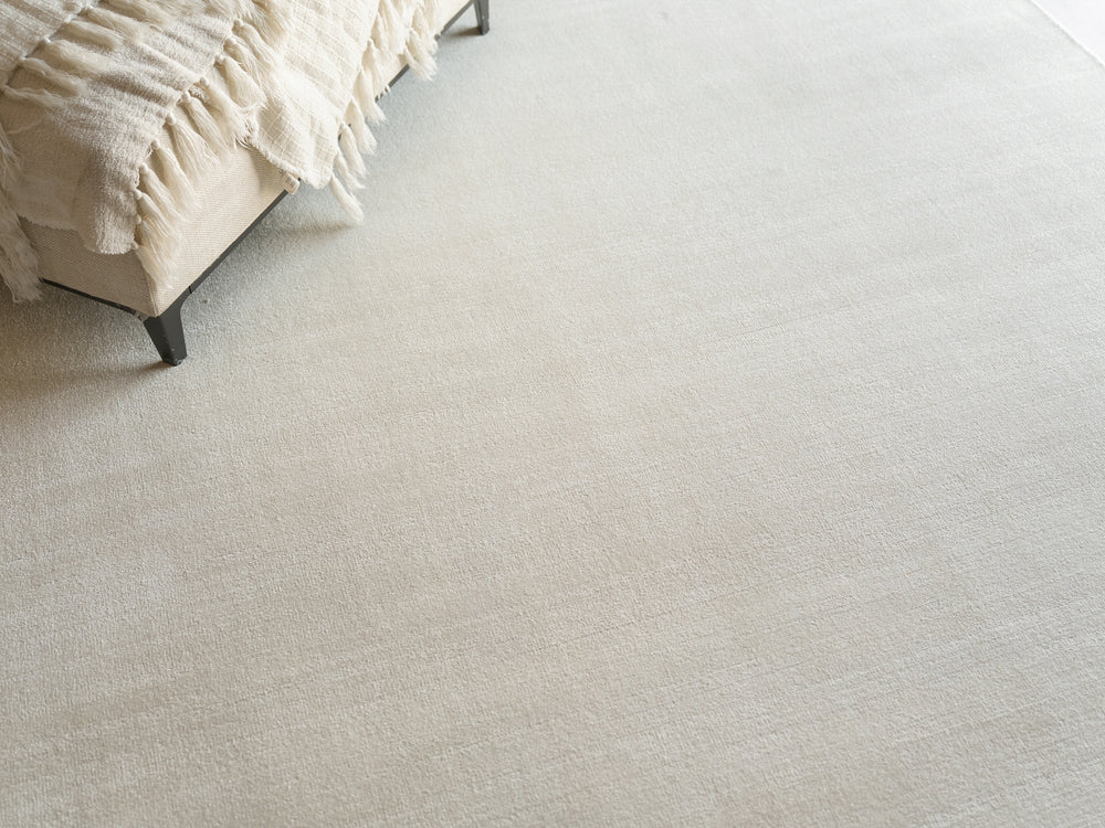 Exquisite Rugs Martelli Modern 6431 White Area Rug Lifestyle Image Feature