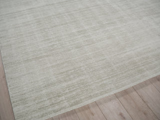 Exquisite Rugs Martelli Modern 6432 Light Silver Area Rug Corner Image