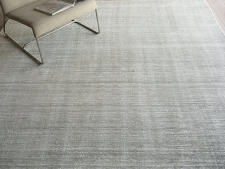 Exquisite Rugs Martelli Modern 6432 Light Silver Area Rug Lifestyle Image Feature