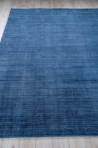 Exquisite Rugs Martelli Modern 6478 Navy Area Rug Closeup Image