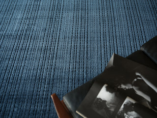 Exquisite Rugs Cabrini Modern 6731 Navy Area Rug Detail Image