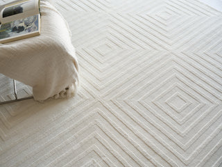 Exquisite Rugs Tovello Modern 6746 White Area Rug Detail Image