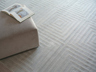 Exquisite Rugs Tovello Modern 6747 Light Silver Area Rug Detail Image