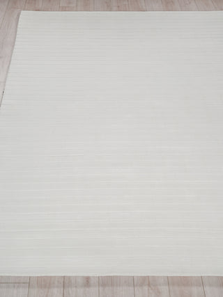 Exquisite Rugs Amani Modern 6763 White Area Rug Closeup Image