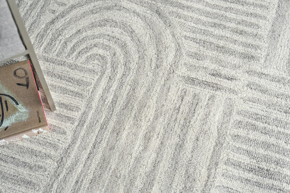 Exquisite Rugs Juno 6776 Gray/Ivory Area Rug Lifestyle Image Feature