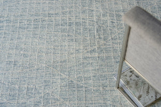 Exquisite Rugs Miami 6790 Silver Area Rug Lifestyle Image Feature