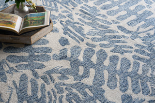 Exquisite Rugs Botanica 6813 Blue/Ivory Area Rug Closeup Image