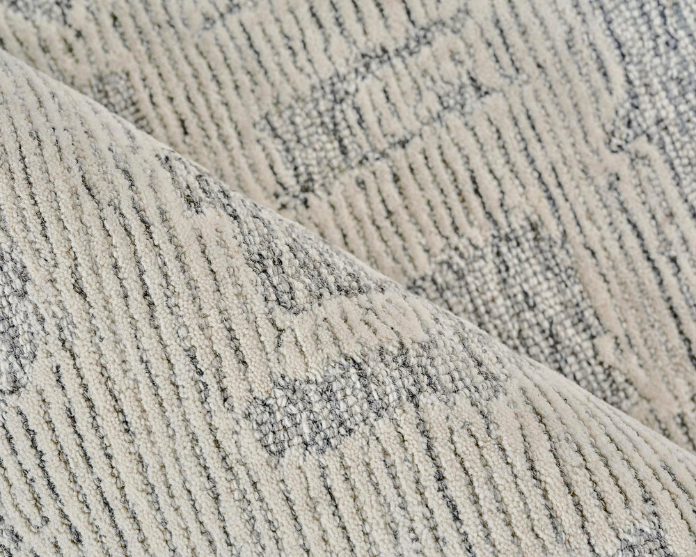 Exquisite Rugs Aspen 6826 Natural Gray/Ivory Area Rug Lifestyle Image Feature