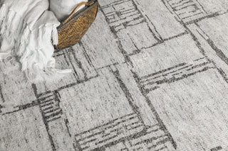 Exquisite Rugs Aldridge 6830 Ivory/Charcoal Area Rug Lifestyle Image Feature