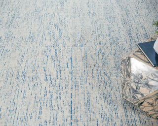 Exquisite Rugs Andora 6833 Blue/Ivory Area Rug Detail Image