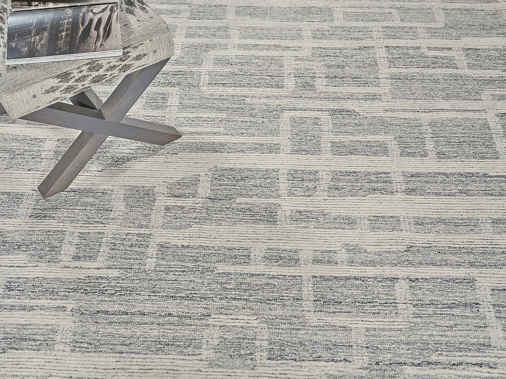 Exquisite Rugs Park City 6840 Gray/Ivory Area Rug Lifestyle Image Feature