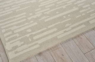 Exquisite Rugs Carmel 6860 Silver/Ivory Area Rug Corner Image