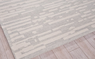 Exquisite Rugs Carmel 6871 Light Gray/Ivory Area Rug Corner Image