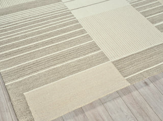 Exquisite Rugs Castine 6873 Beige/Ivory Area Rug Corner Image