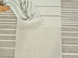 Exquisite Rugs Castine 6873 Beige/Ivory Area Rug Lifestyle Image Feature