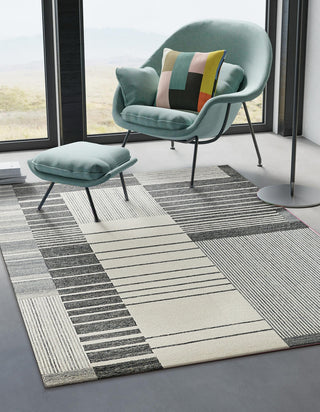 Exquisite Rugs Castine 6874 Gray/Ivory Area Rug Lifestyle Image Feature
