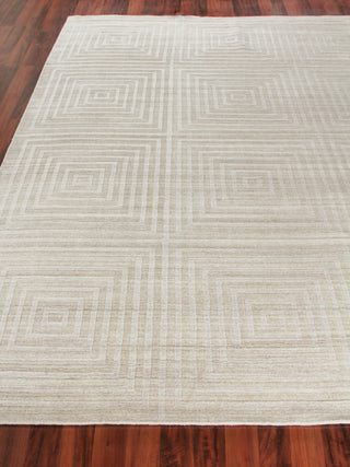 Exquisite Rugs Lotus 6951 Beige/Brown Area Rug by The Met Closeup Image