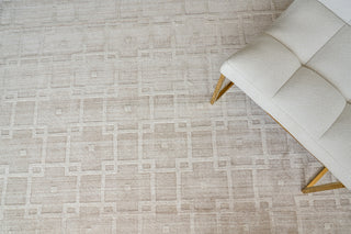 Exquisite Rugs Lotus 6953 Beige/Brown Area Rug by The Met Detail Image