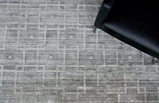 Exquisite Rugs Lotus 6958 Gray/Silver Area Rug by The Met Detail Image
