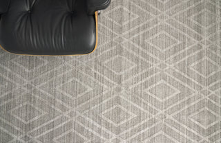 Exquisite Rugs Lotus 6959 Gray/Silver Area Rug by The Met Detail Image