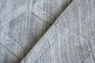 Exquisite Rugs Lotus 6960 Gray/Silver Area Rug by The Met Pile Image