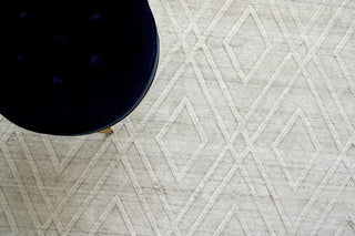 Exquisite Rugs Lotus 6971 Ivory Area Rug by The Met Detail Image