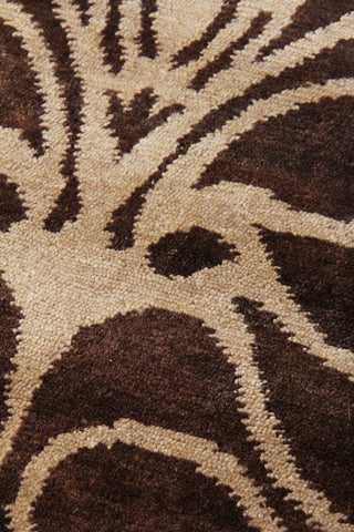 Exquisite Rugs Metro 7030 Brown/Ivory Area Rug Closeup Image