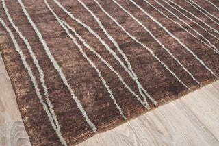 Exquisite Rugs Metro 7033 Brown Area Rug Corner Image