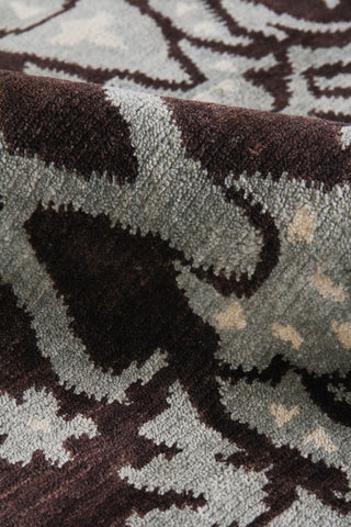 Exquisite Rugs Metro 7034 Brown/Light Blue Area Rug Lifestyle Image Feature