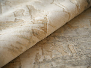 Exquisite Rugs Infinity 7130 Silver/Beige Area Rug Lifestyle Image Feature