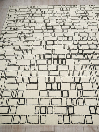 Exquisite Rugs Soho 7135 Ivory/Black Area Rug Closeup Image