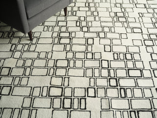 Exquisite Rugs Soho 7135 Ivory/Black Area Rug Lifestyle Image Feature