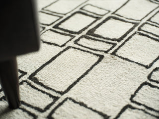 Exquisite Rugs Soho 7135 Ivory/Black Area Rug 