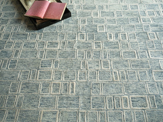 Exquisite Rugs Soho 7137 Blue/Ivory Area Rug Lifestyle Image Feature