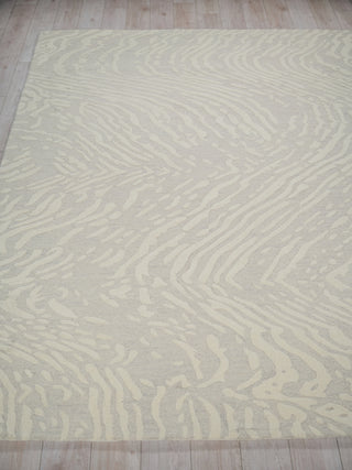 Exquisite Rugs Entro 7181 Silver/Ivory Area Rug Closeup Image
